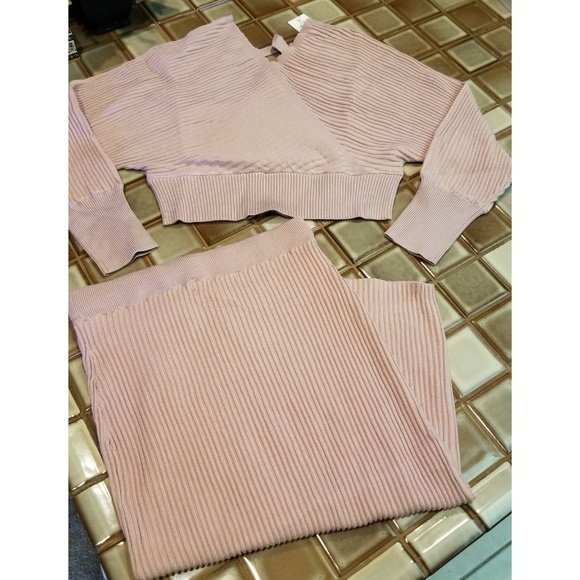 ❗ONE LEFT❗🆕️ 2 Piece Off Shoulder Sweater Dress💞 - Picture 6 of 8